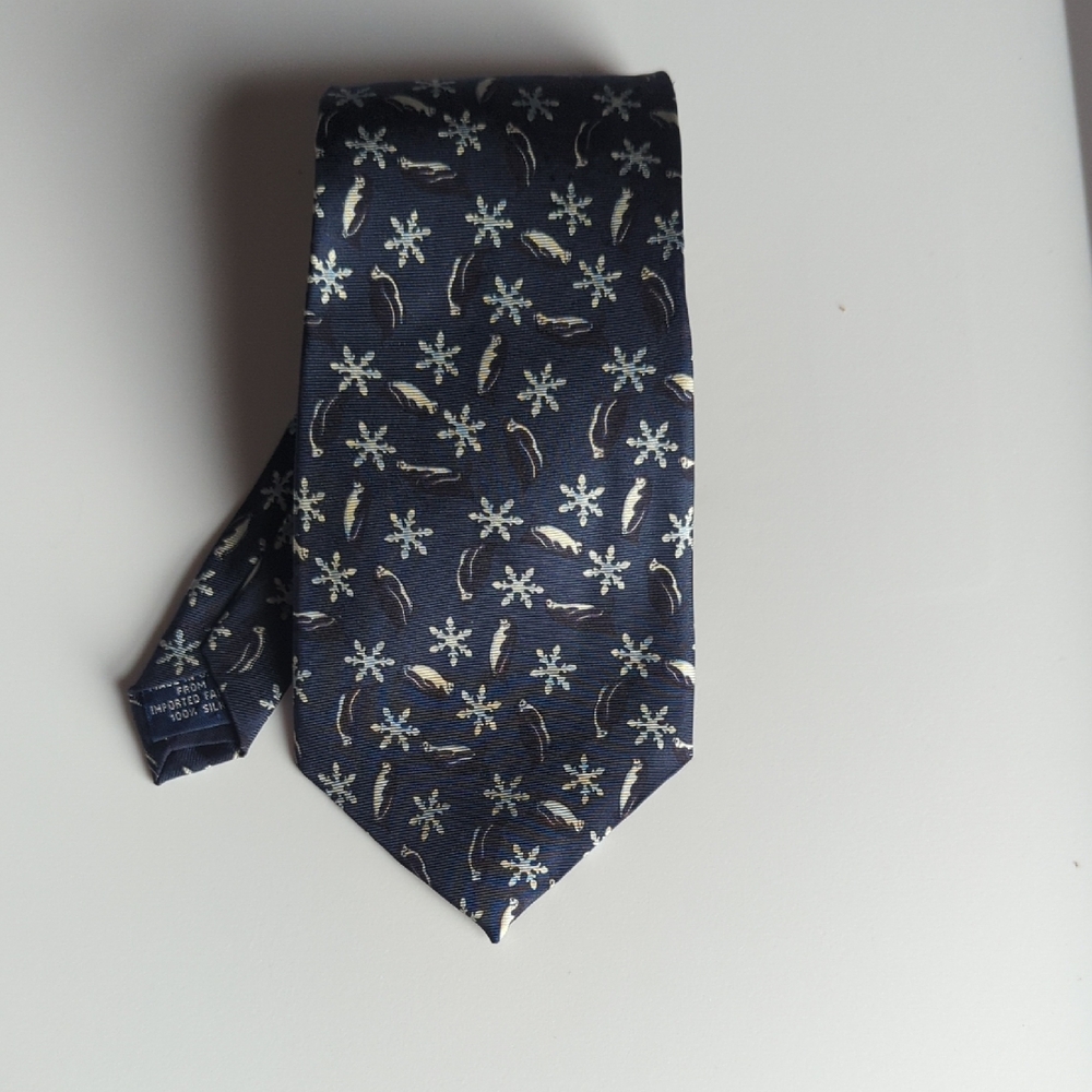 100% Imported Silk Tie. Old Navy. Made In The USA. Art Teacher. Winter.Christmas